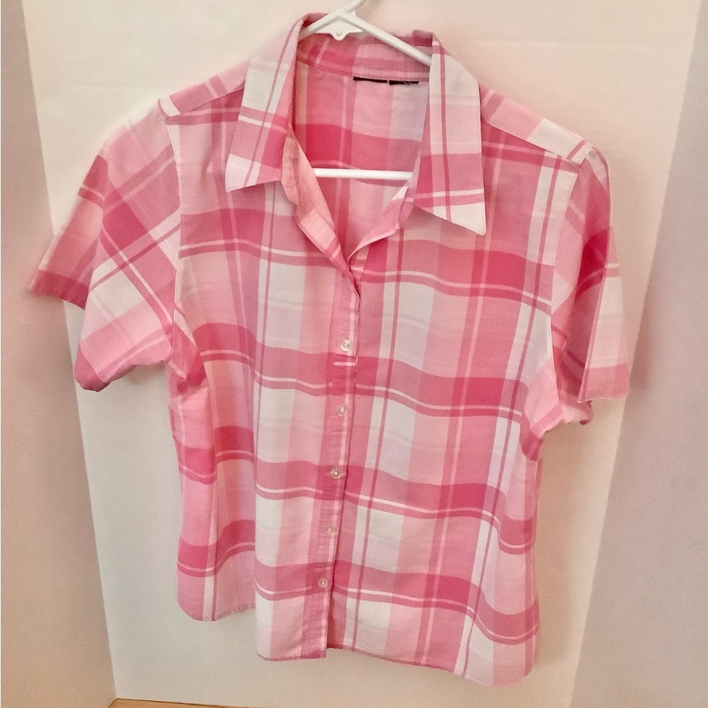 Women’s Plaid Shirt.  Size Large